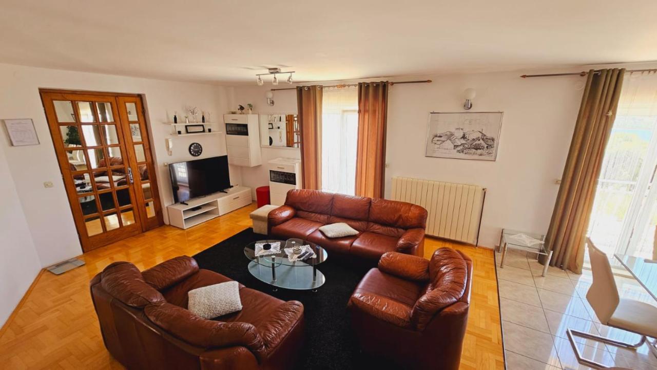 Apartment House Berry Primosten Ngoại thất bức ảnh