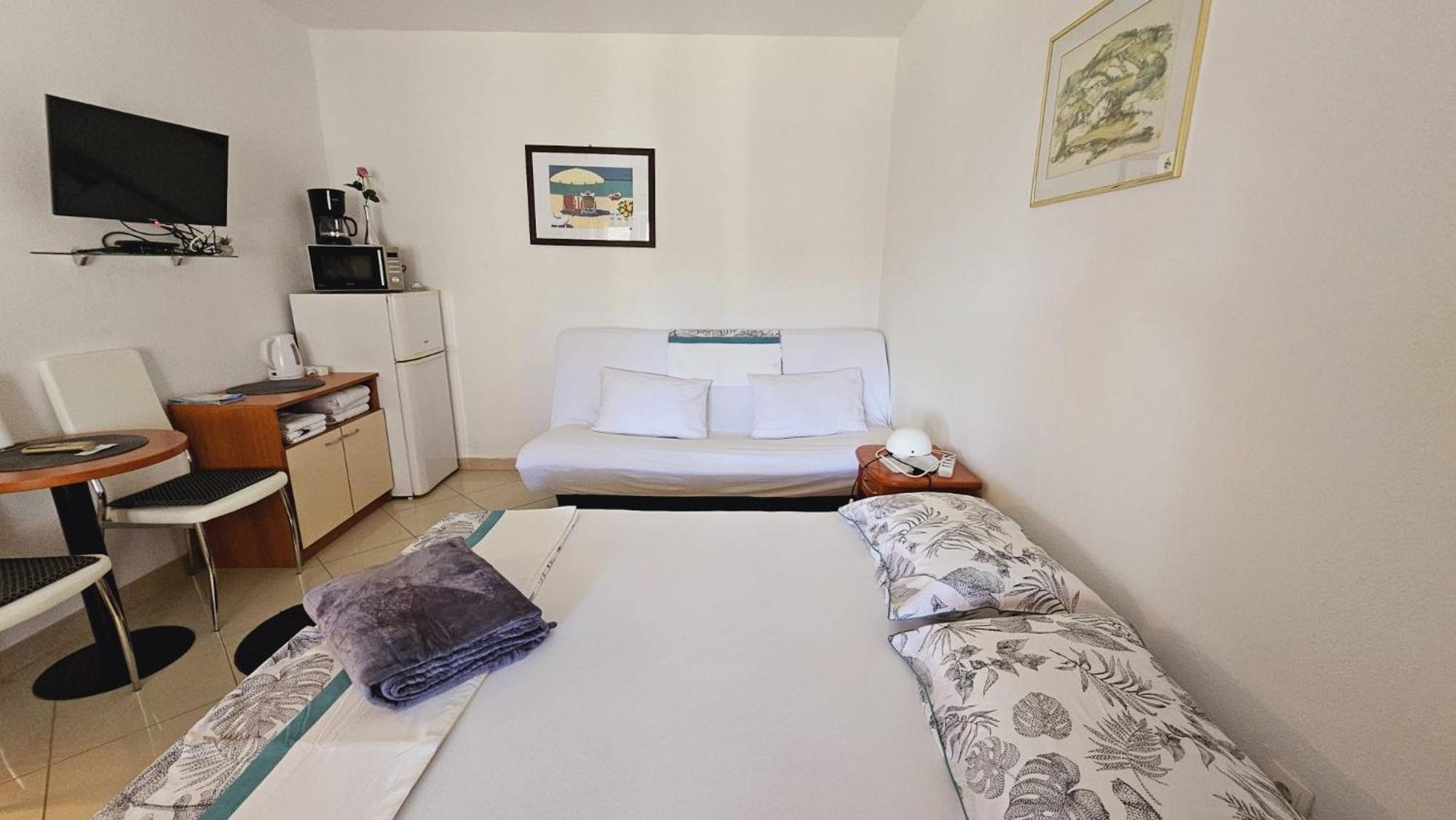 Apartment House Berry Primosten Ngoại thất bức ảnh