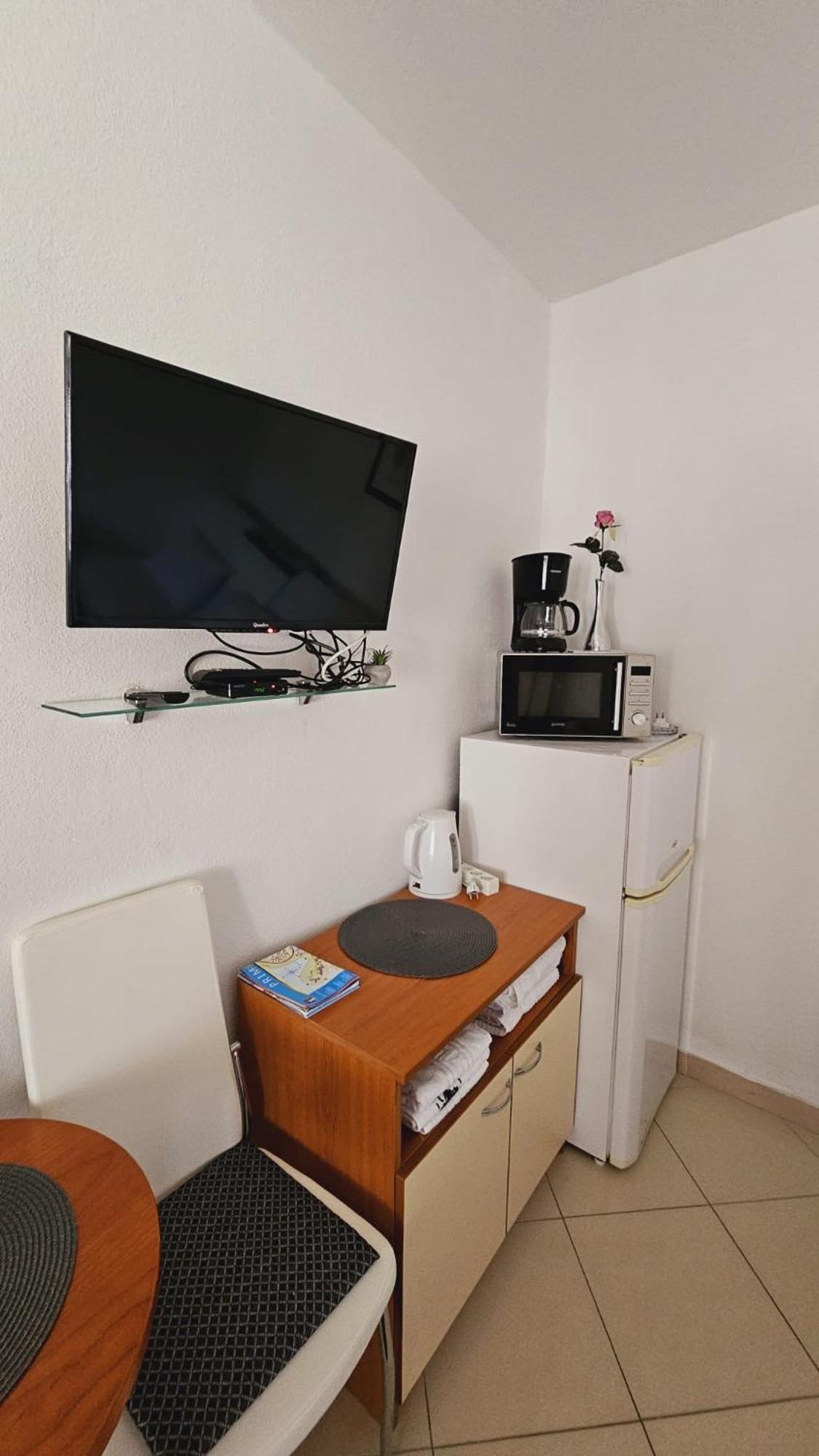 Apartment House Berry Primosten Ngoại thất bức ảnh