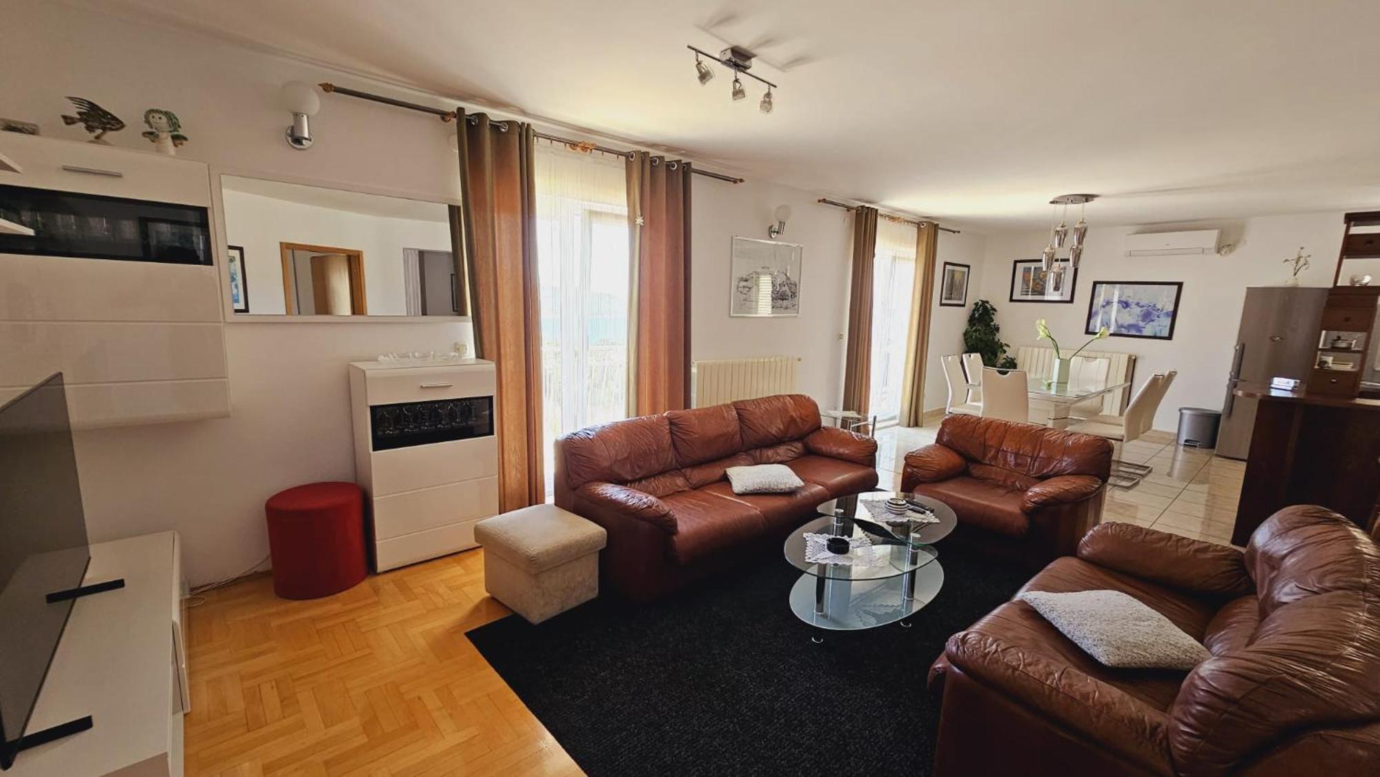 Apartment House Berry Primosten Ngoại thất bức ảnh
