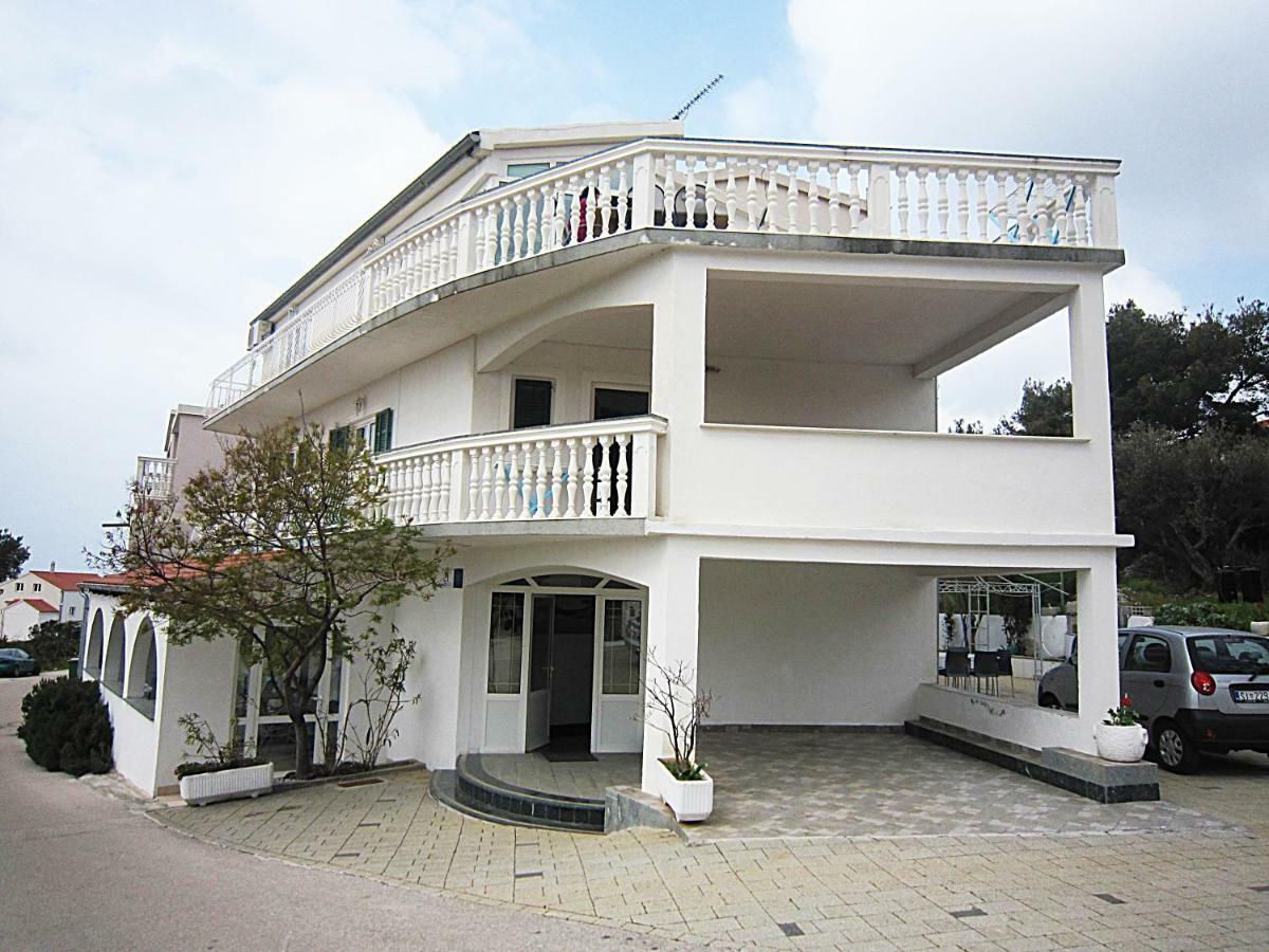 Apartment House Berry Primosten Ngoại thất bức ảnh
